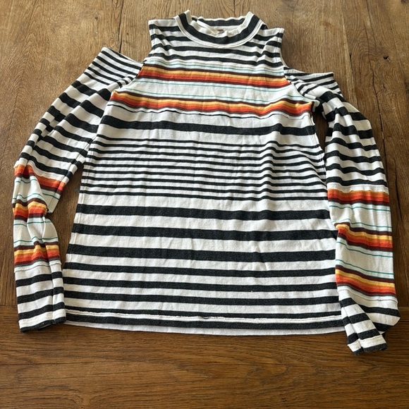 FREE PEOPLE Seventies Open Shoulder Top - Picture 2 of 4